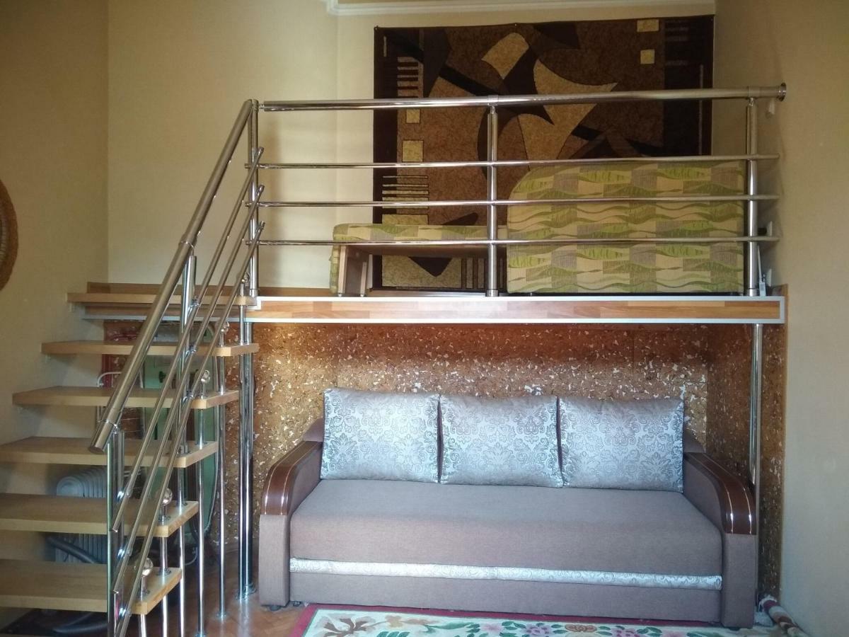 Pleasurable Apartment Near The Khotkevych Palace Lviv Kültér fotó